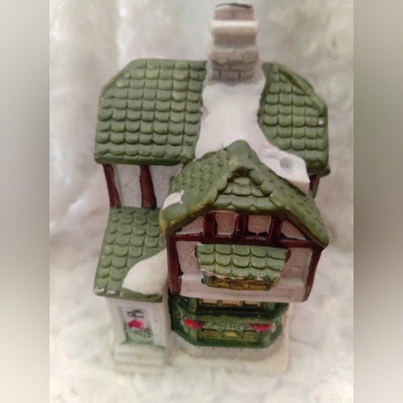 unbranded Other - Charming Holiday Village House with Green Roof